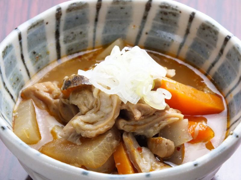 【人気の定番メニュー】辛味噌 もつ煮込み豆腐