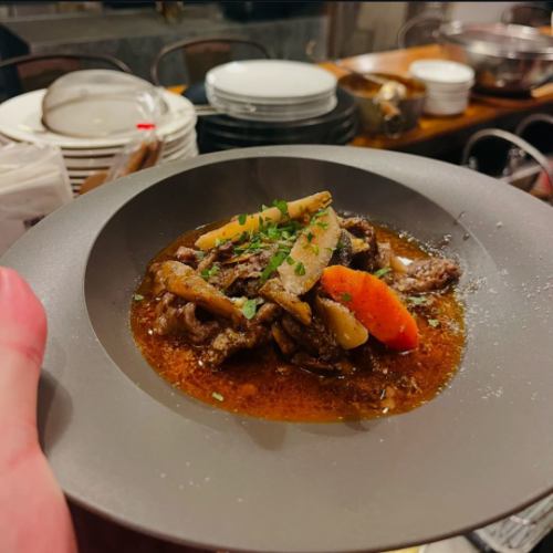 牛すじ赤ワイン煮