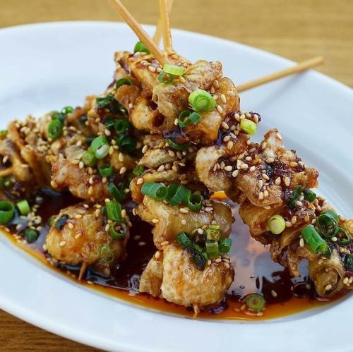 Special Chinese-style chicken skin skewers ~Special sweet and spicy sauce~ (1 skewer)