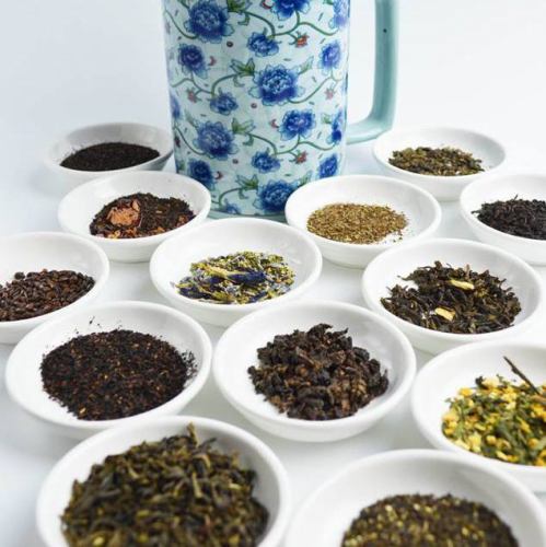 使用中国茶的饮料菜单！