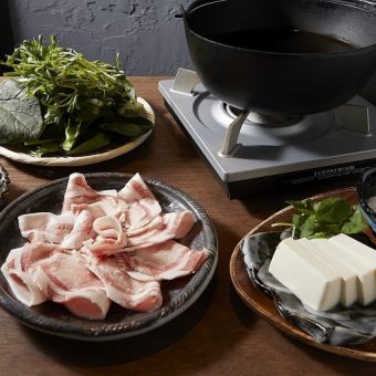 当店はコースはございません。三重のアラカルト料理を存分にお楽しみください♪