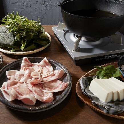 当店はコースはございません。三重のアラカルト料理を存分にお楽しみください♪