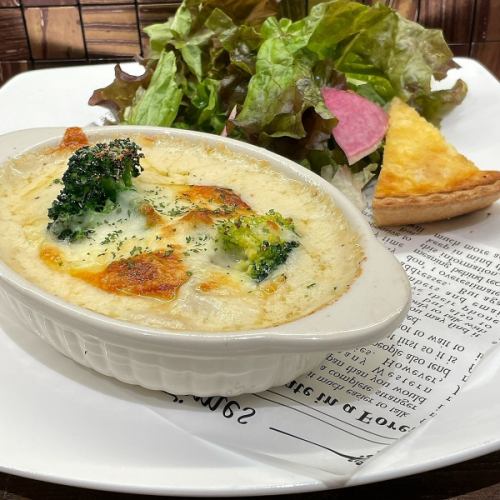 ハーブチキンときのこのポテトグラタン