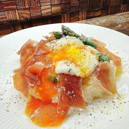 ビスマルク風生ハムとアスパラのリゾット