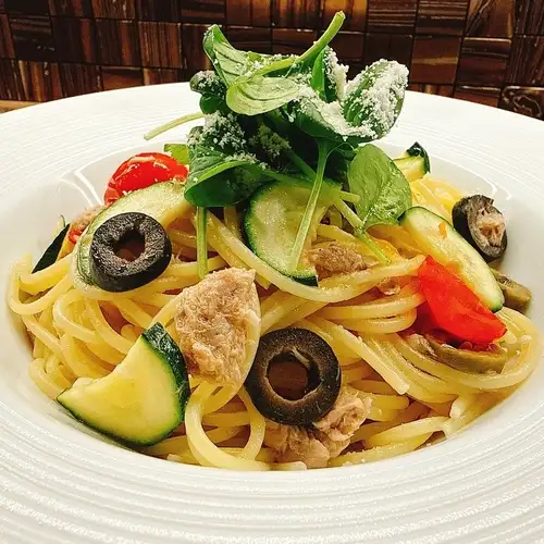 Tongari's special lunch menu changes with the seasons!