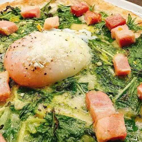 This month's recommended bizza: [Bacon and Mizuna Bismarck Bizza Set]
