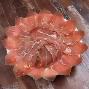 Tongari's specialty! Overflowing prosciutto