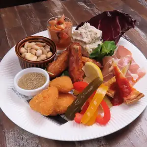 Today's Tapas Platter (8 types)
