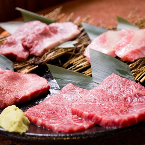 Based on Japanese black beef, "Big Brother Gokumori", which is a luxurious arrangement of the recommended lean meat of the day, is a specialty menu of Yatsugu ♪