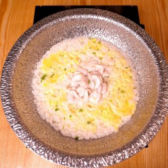 【週末課程】12 道菜,7500 日元,包括黃尾魚涮涮鍋、魚子粥或蟹肉粥,以及 120 分鐘暢飲。