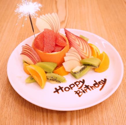 サプライズにメッセージ入りデザートプレート＆チェキ撮影1枚プレゼント