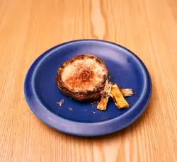 ジャンボ椎茸の出汁炭火焼き