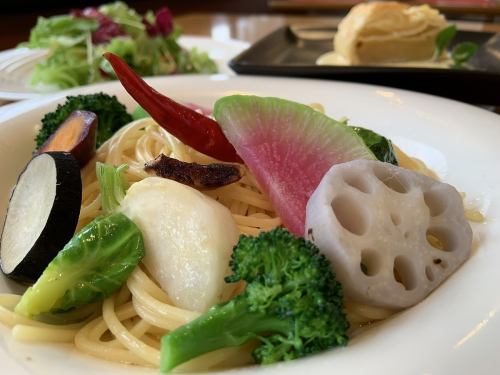 地元新潟の旬の野菜を使用