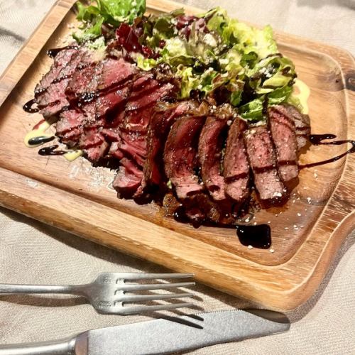 国産牛もも肉のタリアータ