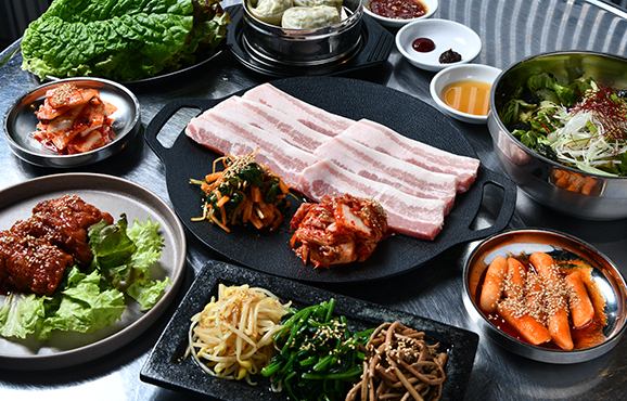 ～韓国料理とお酒を横丁のインスタ映え空間で～