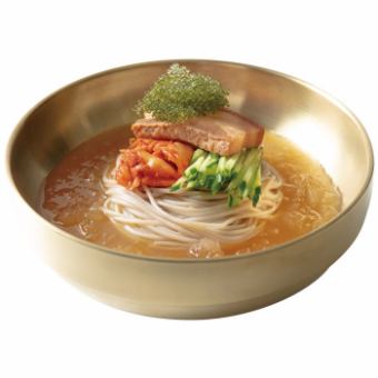 <名物>琉球冷麺