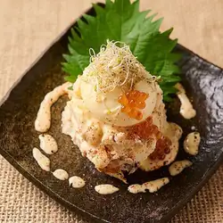 令人怀念的自制土豆沙拉，令人上瘾的毛豆配上香浓的黄油和酱油，以及一份腌制蔬菜拼盘，非常适合作为清口菜！