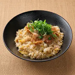 浓郁鲜香，令人回味无穷！特制蒜蓉炒饭