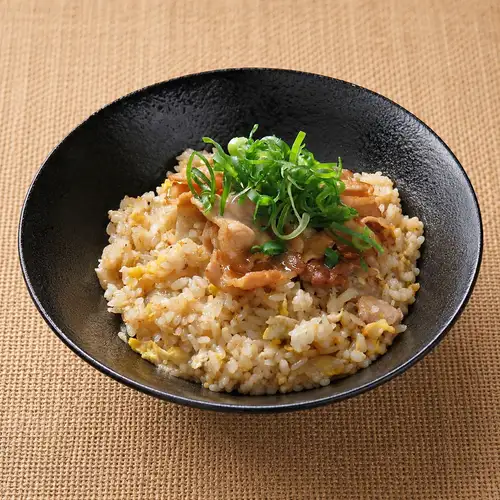 香ばしさ爆発！特製にんにく炒飯