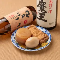 精致的京都风格关东煮拼盘