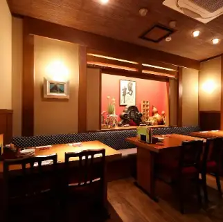 人気のテーブル席を多数ご用意。最大で12名様までご利用いただけます。ゆったりとした配置で席の行き来がしやすいので親睦を深めたい宴会に人気です。ご予約はお早めに！