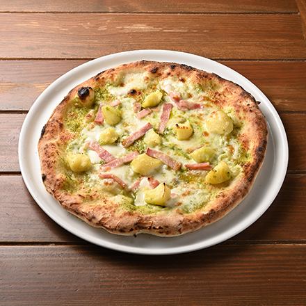 サルシッチャとポテトのジェノバ風ピッツァ　