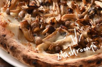 たっぷりきのこのピッツァ