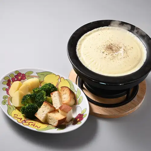 北イタリア名物チーズフォンデュ