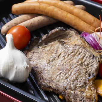 拼盤肉和特色烤飯糰等【標準肉吧套餐】5,000日圓+2小時無限暢飲