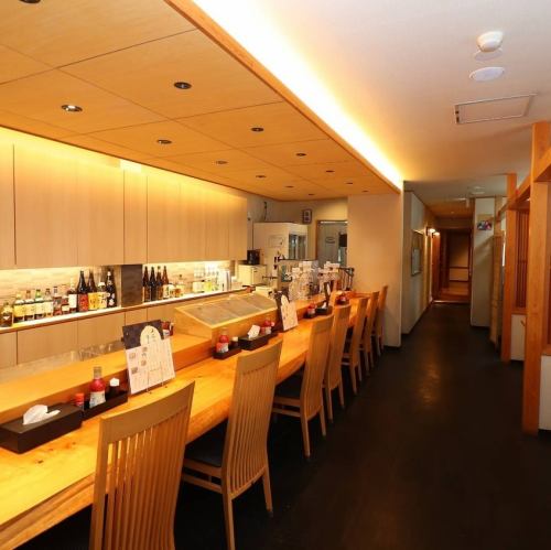 《お1人様でも気兼ねなくご利用いただけるカウンター席です◎》