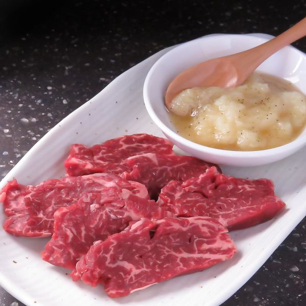 ≪リーズナブルで赤字覚悟の希少部位！店長絶賛の看板メニュー☆≫ にんにくサガリ ￥880（税込）