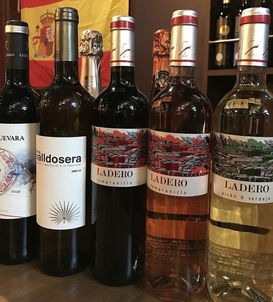 【풍부한 음료] 요리에 맞는 와인을 다수 준비! "스페인 와인 각종"