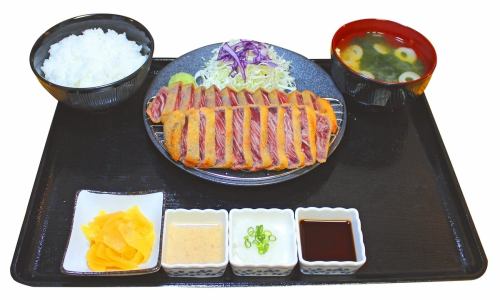 [D] 牛カツ膳(2枚260g)