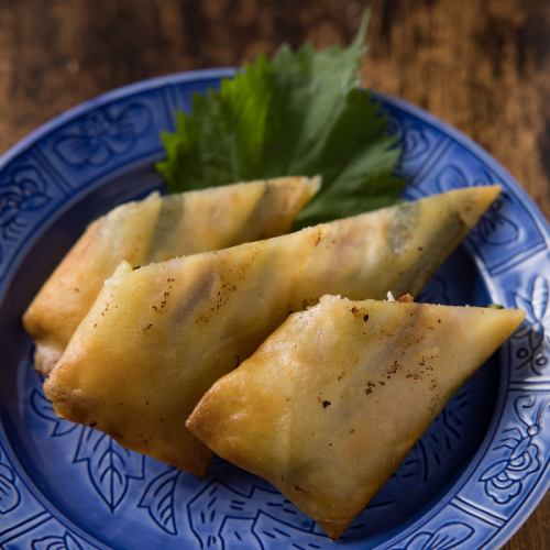 パリパリの食感がやみつきになる◎お酒と相性抜群の【手づくり春巻き】をお召し上がりいただけます♪