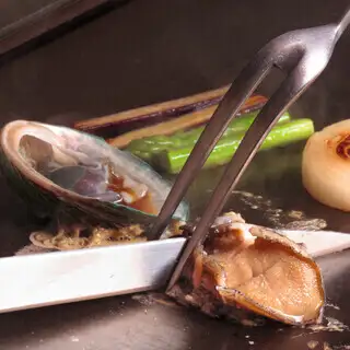 [Most Popular] Enjoy 10 dishes featuring live abalone and A5-grade Japanese Black Wagyu sirloin & fillet steak.