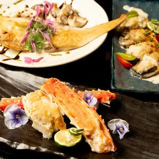 「極致味蕾體驗:三大頂級美食-夏多布里昂牛排、帝王蟹與鵝肝」-伊基精心打造的八道菜特別套餐