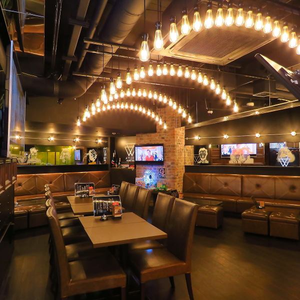 【2次会・ワイワイ盛り上がりながらの飲み会にピッタリ♪】JR常磐線(上野～取手)柏駅東口徒歩2分！仕事帰り・2次会・新歓・サークル利用などで楽しめる空間＆コンテンツをご用意いたしました！人と人との繋がりをコンセプトにした当店、みんなで一緒に遊びましょう！ダーツ・カラオケ・ゲームや飲み放題などございます♪