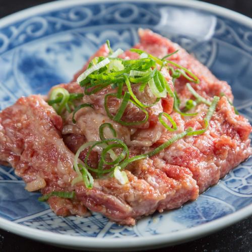 【特選近江牛】口の中でとろけるような食感×味わい深い肉の旨味！上質な近江牛のカルビをお得に楽しむ♪