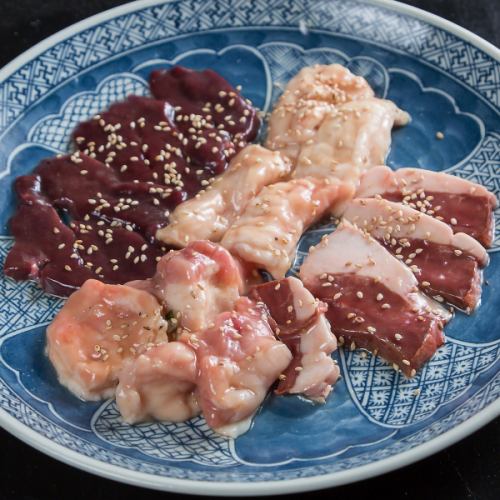 【部位色々】鮮度もコスパも◎シマ腸やハツなど、ホルモン好き必見のラインナップをご用意しております！