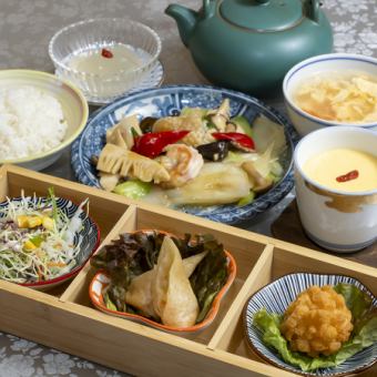 ◆茶碗蒸し付き♪選べる海鮮中華ランチセット◆サラダ・デザート付♪1280円(税込)