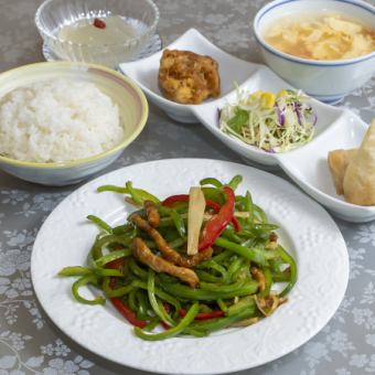 ◆選べる中華ランチセット◆メインが選べる♪サラダ・デザート付♪1080円(税込)