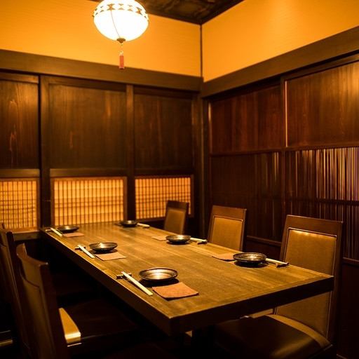 Private room full of privacy is exactly the adult hideout! In addition to the six-seat table private room, there are three private rooms of digging for 3 to 6 people.You can use up to 15 people at a banquet etc.The quaint fittings and furniture create a calm atmosphere.