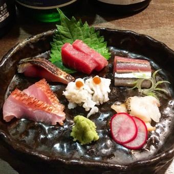 Assortment of 6 kinds of daily sashimi Beautifully incorporates seasonal fresh fish