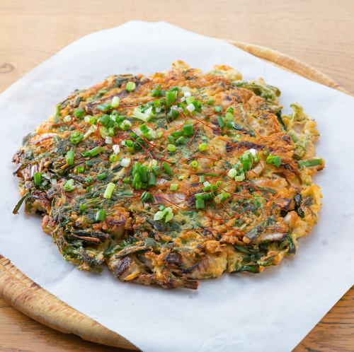 埼玉県産春菊とニラを使ったチヂミ