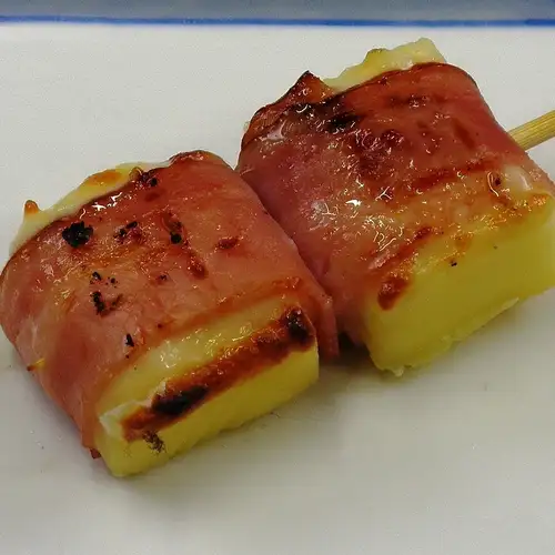 【とりの蔵自慢 新鮮串】チーズベーコン