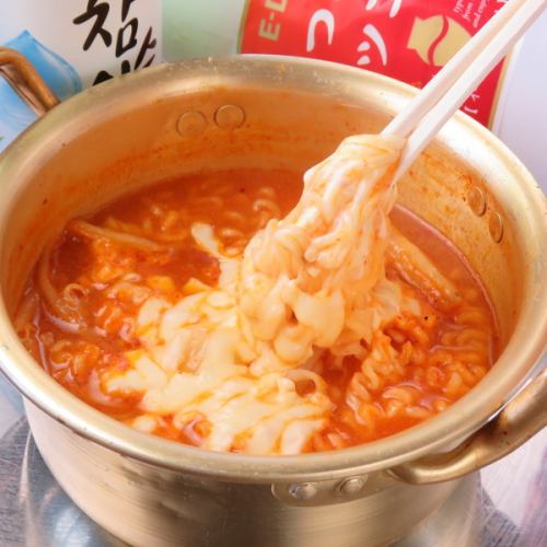 韓式キムチラーメン in チーズ