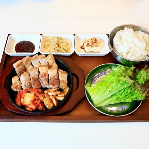 Domestic raw samgyeopsal set meal