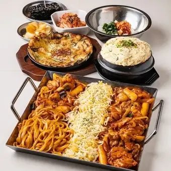【選べる追加飲み放題プラン】『チーズタッカルビコース』お料理のみ3200円(税込)～