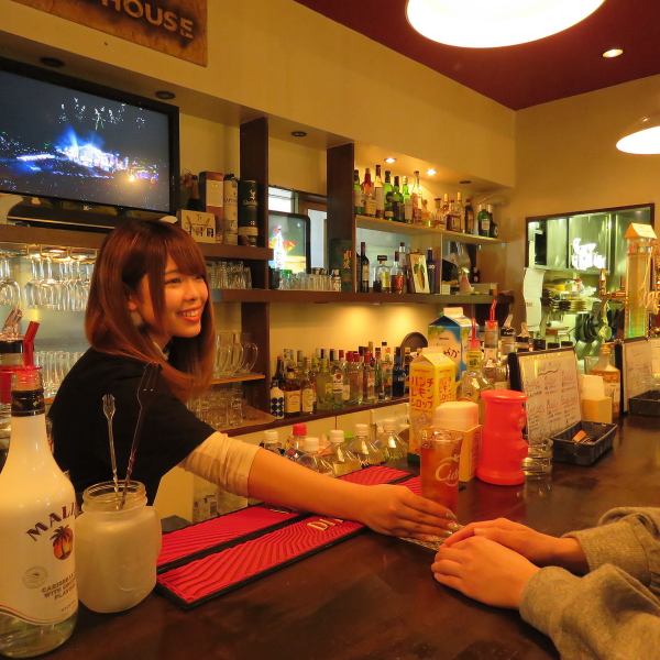 Counter seating is perfect for your visit and dating with one person ♪ To make it a comfortable space even a small number of people visit, a friendly staff will be gently hospitable ☆ Please also talk with our customers ♪