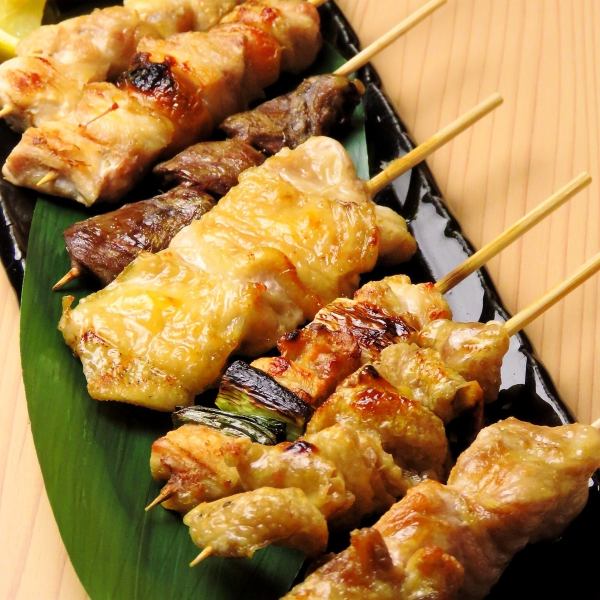 【創業以来の秘伝のタレ！】創業30年以上の伝統の味！創業以来継ぎ足している秘伝のタレで♪『名物焼き鳥』
